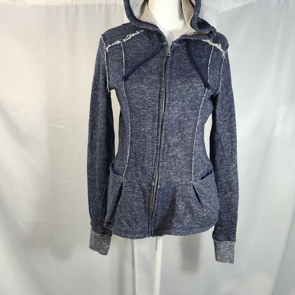 Relativity Navy and Cream Knit Sweater